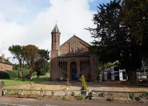 Church of the Holy Trinity, East Hyde