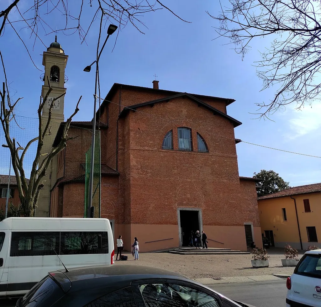 Facciata dei Santi Santi Nazaro e Celso alla Barona a Milano