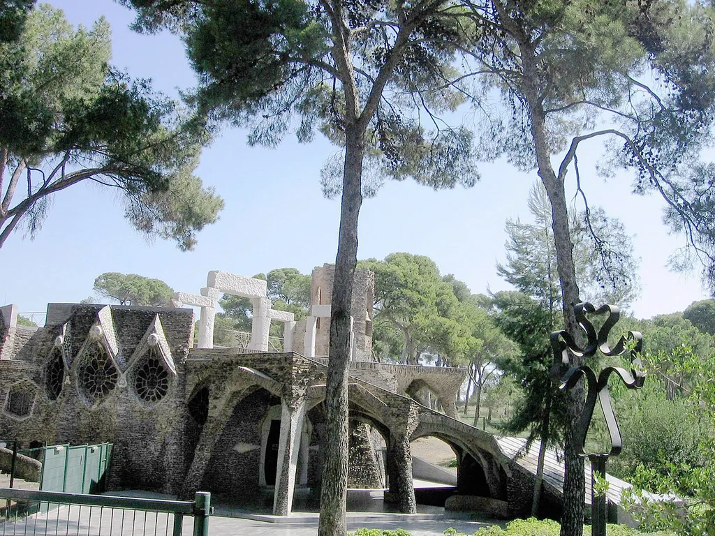 Cripta de la Colonia Güell, de Antoni Gaudí (Santa Coloma de Cervelló)