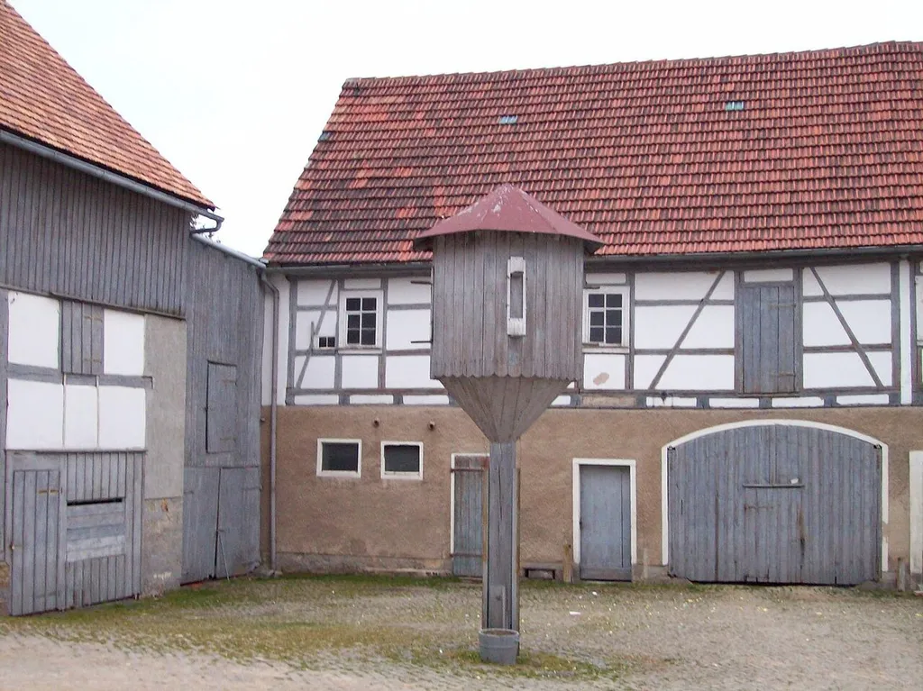 Farmhouse at the position of the former castle Burg Pohrsdorf.