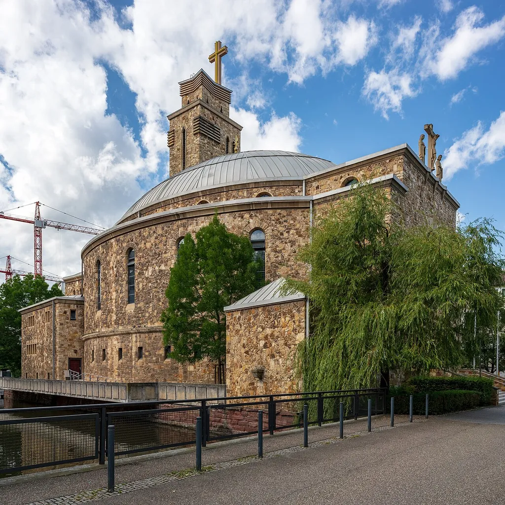 View of the church of the Sacred Heart (Herz-Jesu-Kirche) in Pforzheim, Germany, from east to north-east over the Metzelgraben.