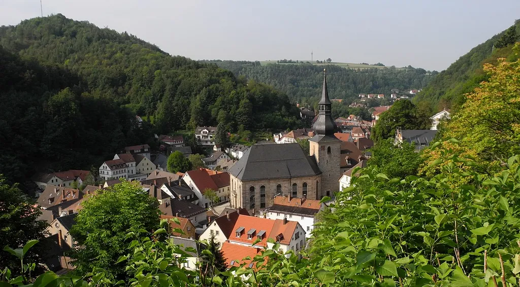 Bad Berneck im Fichtelgebirge, Sicht vom Burgturm, evangelisch-lutherische Pfarrkirche