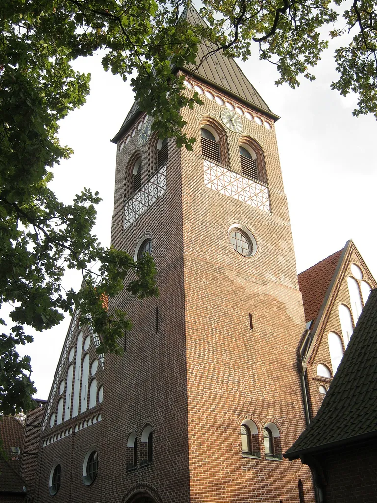 Die Ev.-luth. Michaeliskirche in Hamburg-Neugraben ist im Jahr 1910 erbaut worden.