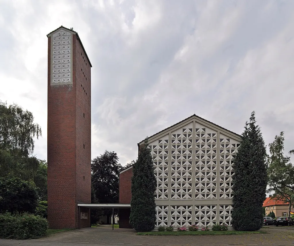 Duisburg (North Rhine-Westphalia, Germany) – borough Süd, district Wedau – Catholic Saint Joseph Church – panoramic view