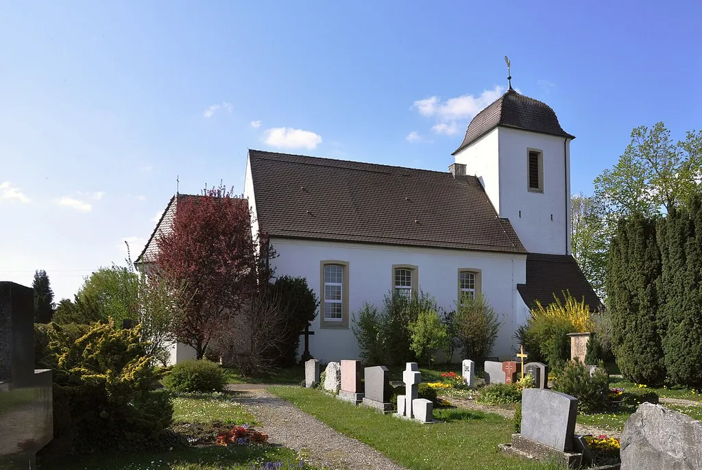 Evangelischer Friedhof Bavendorf (Ortschaft Taldorf, Stadt Ravensburg) mit der evangelischen Kirche
