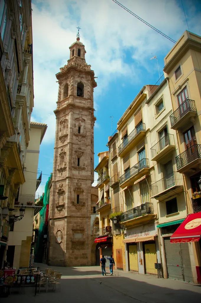 La torre de la iglesia de Santa Catalina, en Valencia.