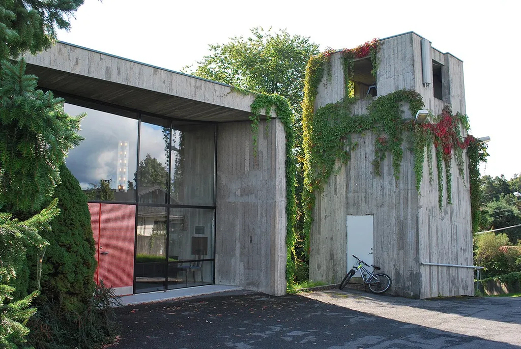 Snarøya church, Bærum, entrance. Built 1968, architects Odd Østbye and Harald Hille