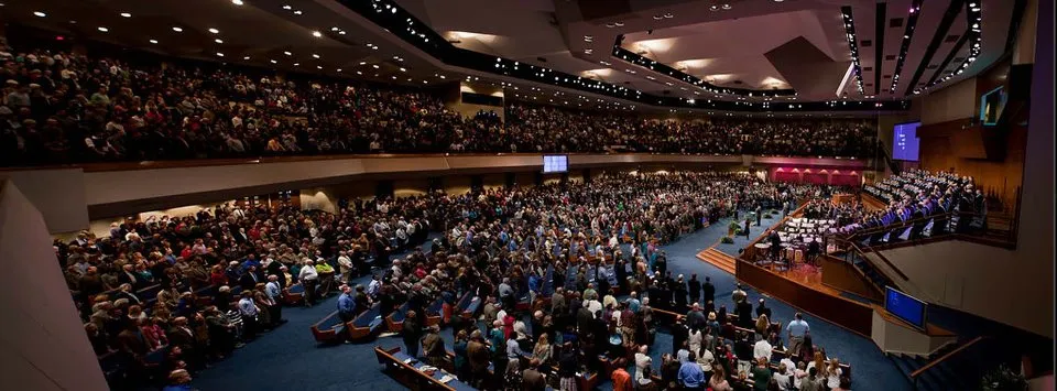 Worship service inside the main auditorium at First Baptist Church Jacksonville, FL, USA.