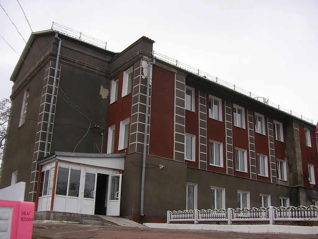 Будівля колишнього костьолу у с. Березневе