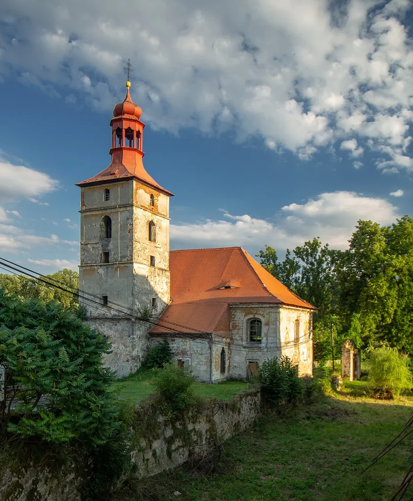 Stvolínky kostel Všech svatých