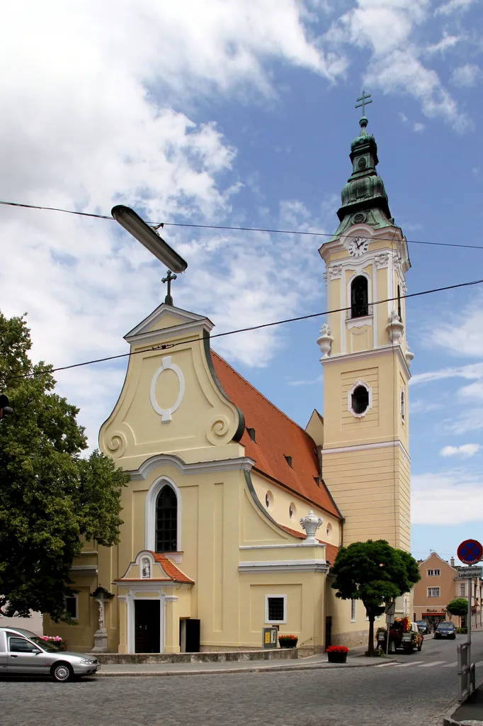 Die kath. Pfarrkirche hl. Laurentius in der niederösterreichischen Stadt Langenlois.