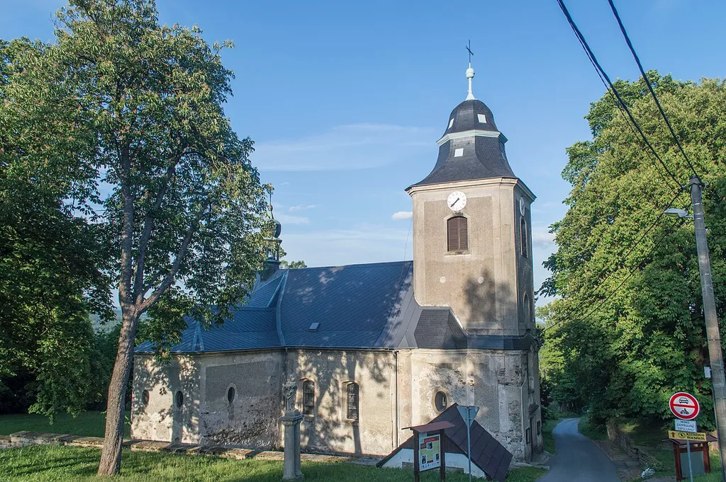 Krásná, součást obce Jistebsko (Pěnčín). Kostel sv. Josefa.