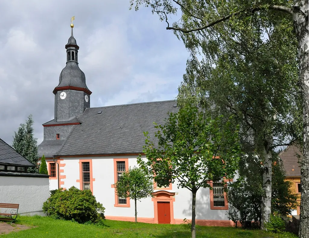 Finsterbergen, Kirche und Haus der Begegnung