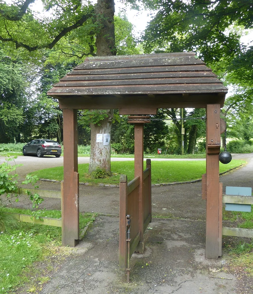 Weston Turville - St.Mary's - "Tapsell" lychgate