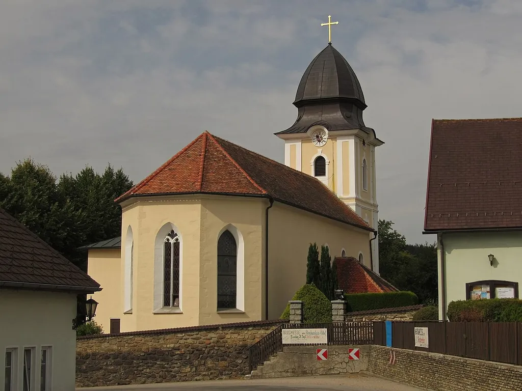 Kath. Pfarrkirche hl. Margarethe und Friedhof