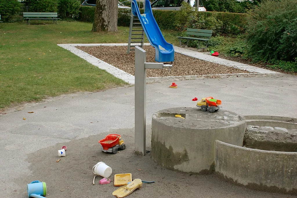 play fountain playground Egelsee