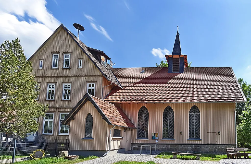 Dorfkirche in Königshütte (Harz), gebaut 1890 als kombinierter Schul- und Kirchenbau