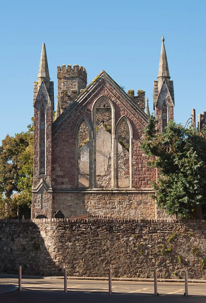 East window of Selskar Church, as seen from Temperance Row.