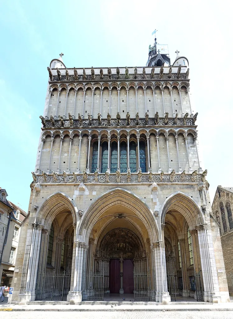 Façade de l'église Notre Dame