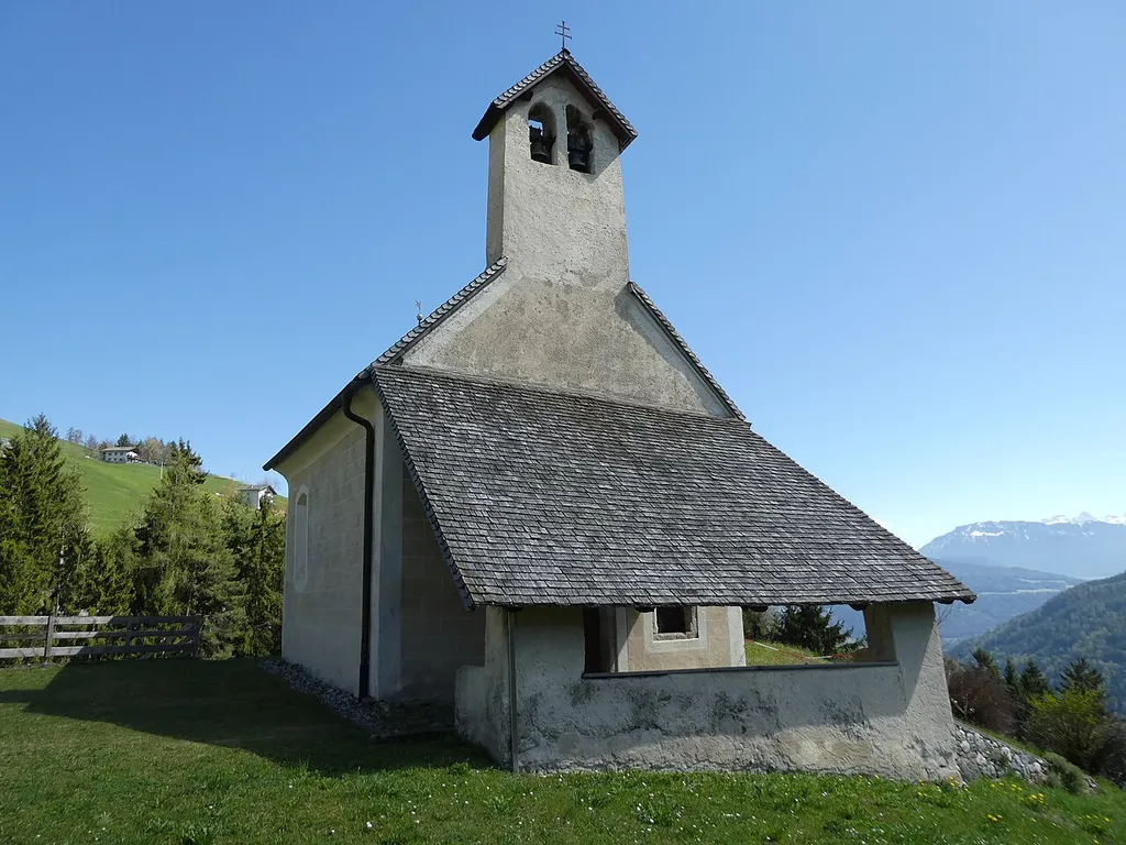 Latzfons (Klausen, South Tyrol, Italy), Saint Peter church
