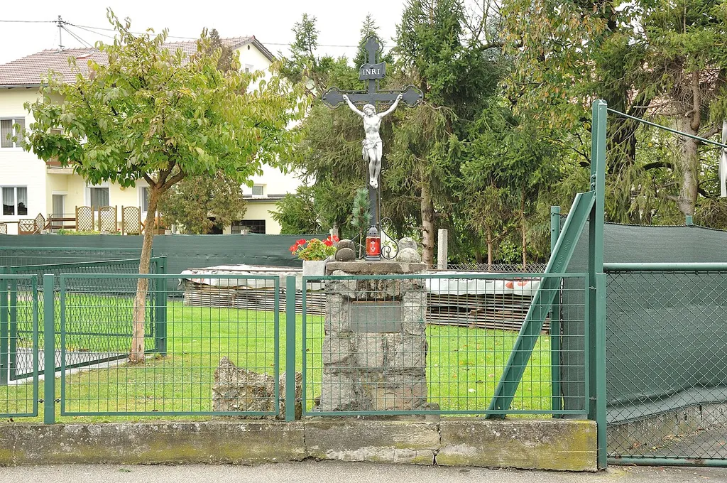 Abgekommene Kirche St. Dionysen - mehr ist nicht geblieben