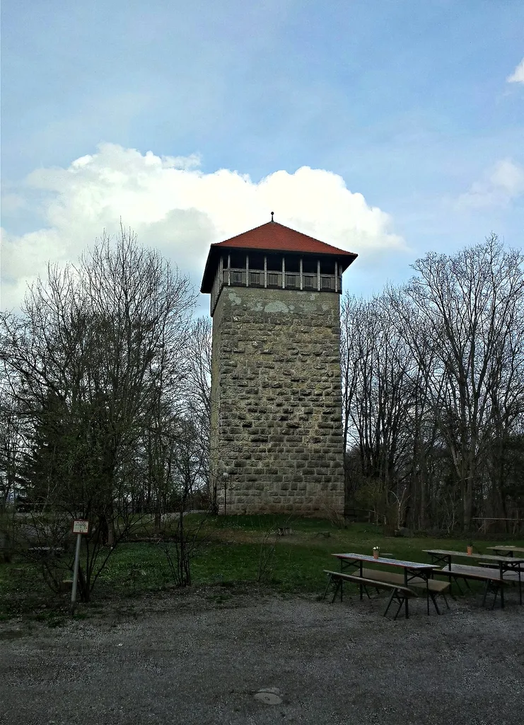 Beim Römerturm 13, Großkemnat Burgruine Kemnat; Burg erbaut um 1185, erhalten der Bergfried aus Nagelfluhquadern, erneuert seit 1881. Bergfried D-7-62-000-222