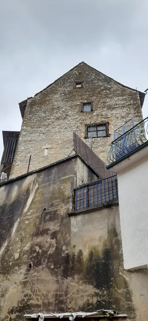 Turmburg Honstetten: Blick von Südosten