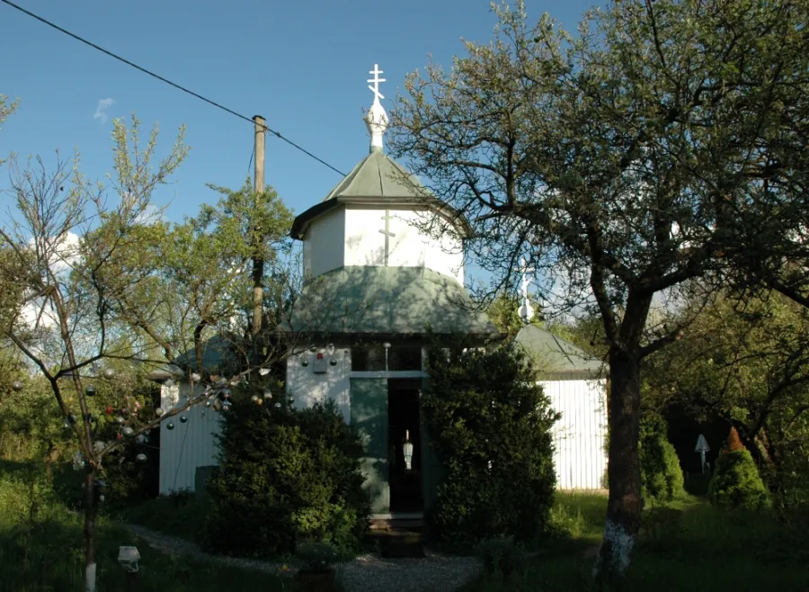 Die Ost-West-Friedenskirche im Olympiapark in München