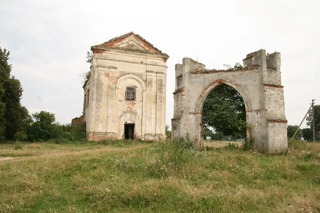 Костьол Пресвятої Трійці, Барський район, с.Маньківці