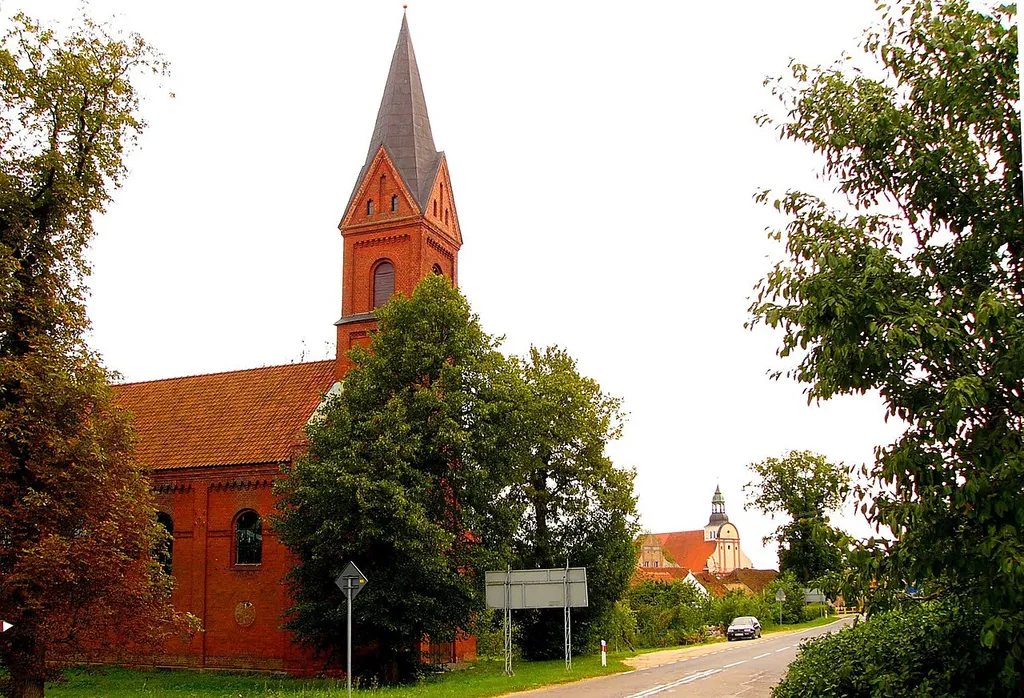 Bisztynek, ul. 9 Maja - dawny kościół ewangelicki, obecnie kościół pw. św. Michała Archanioła (zabytek nr A-1512)