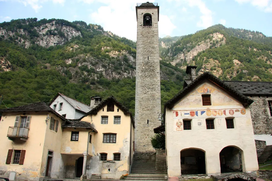 Veduta di Prato-Sornico, sede del comune di Lavizzara, TI-CH