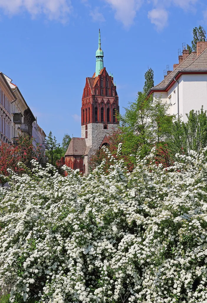 Berlin-Weißensee, Bethanien Church, as seen from Pistoriusplatz