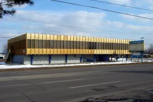 Quo Vadis Entertainment Center