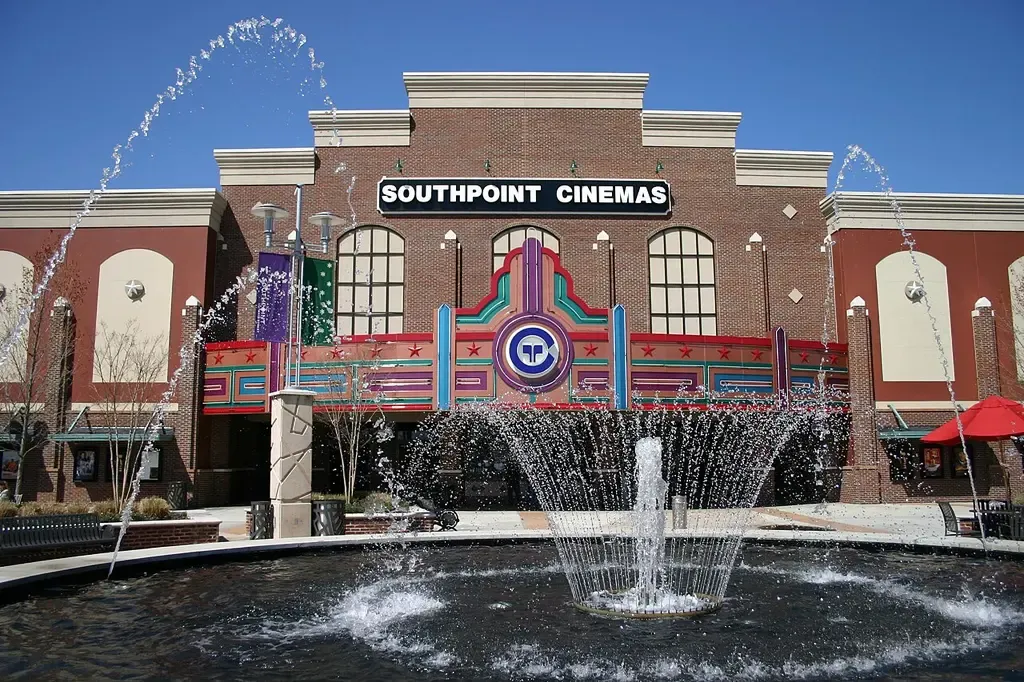 AMC Southpoint 17