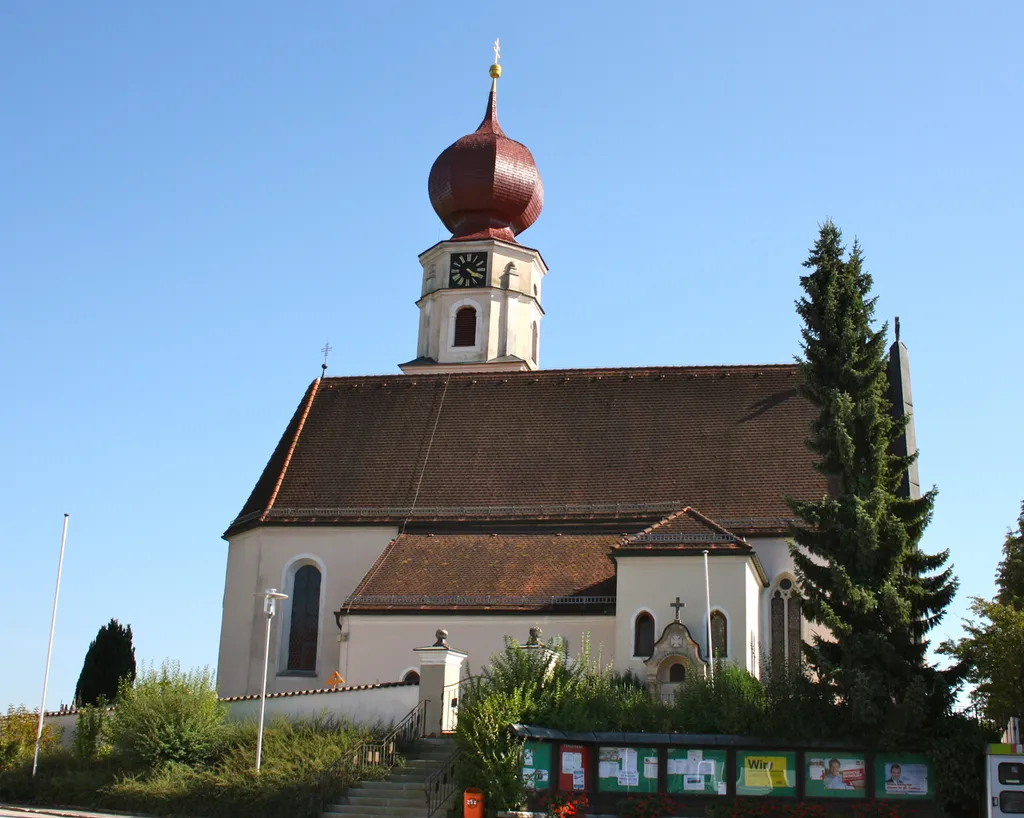 Kath. Pfarrkirche hll. Petrus und Paulus sowie Friedhof