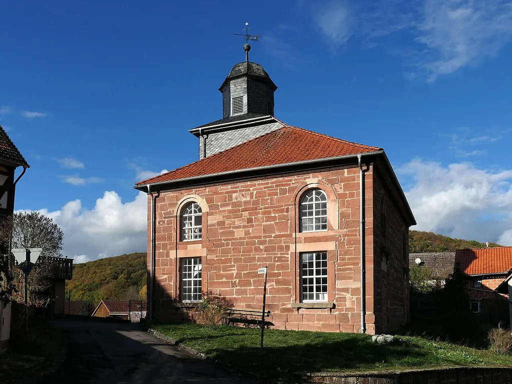 Die Evangelische Kirche ist ein ortsbildprägendes Gebäude in Stadthosbach, einem Ortsteil der Stadt Sontra im nordhessischen Werra-Meißner-Kreis. Wegen ihrer künstlerischen, geschichtlichen und städtebaulichen Bedeutung wird sie als ein Kulturdenkmal geschützt.