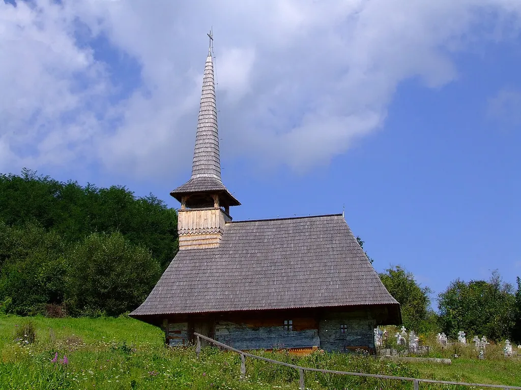 Biserica de lemn din Prodăneşti cu hramul Sfântul Gheorghe. Judeţul Sălaj. Autor: Bogdan Ilieş Data: 24 august 2006