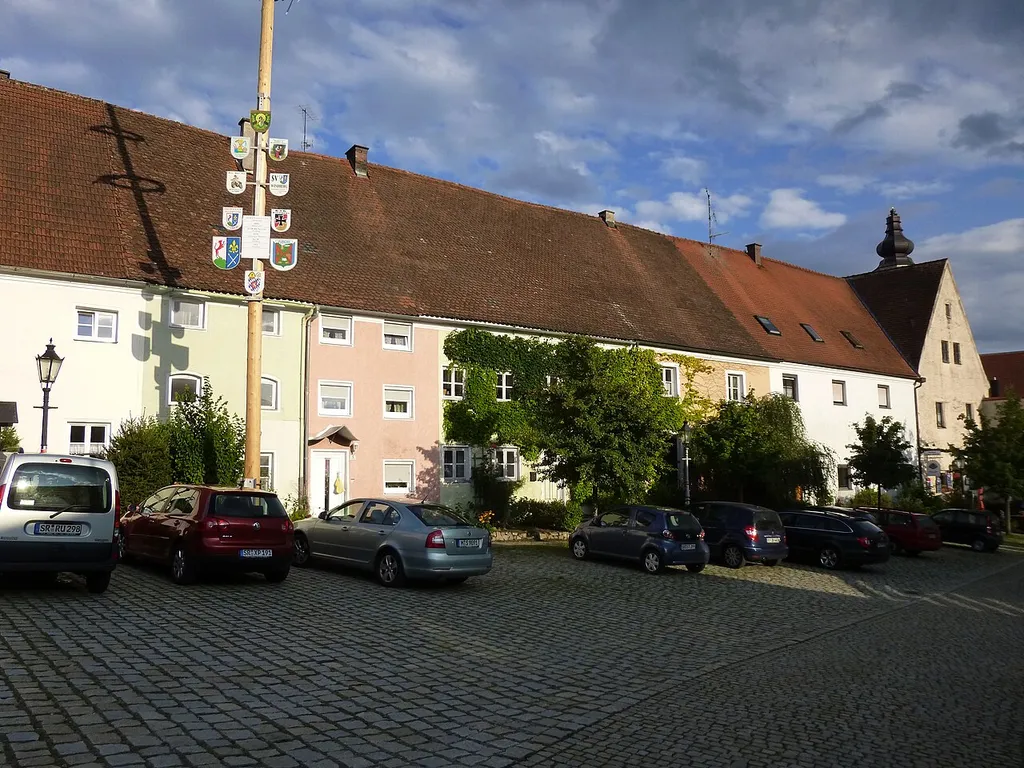 Langflügel des ehemaligen Klosters Windberg; Dorfplatz 5 - 13 in Windberg. Liste der Baudenkmäler von Windberg Nr. D-2-78-194-4