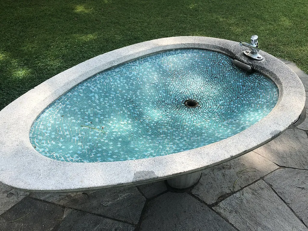 Brunnen im nördlichen Teil des Parks