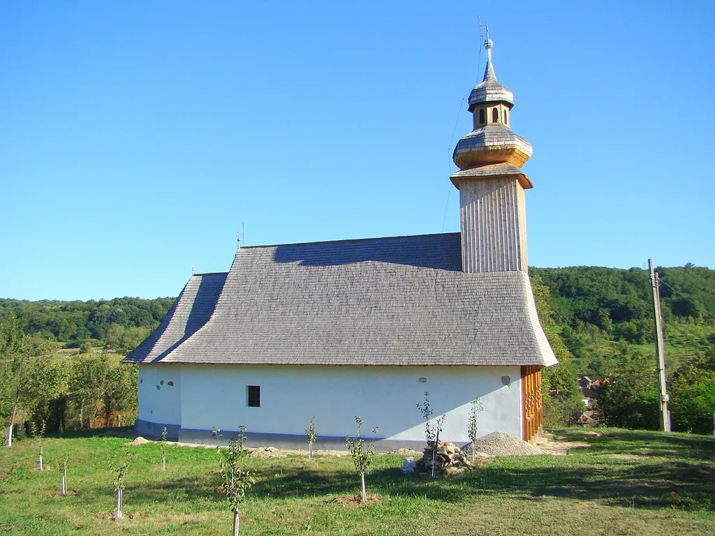 Biserica „Schimbarea la Față”, sat Bădăcin; comuna Pericei
