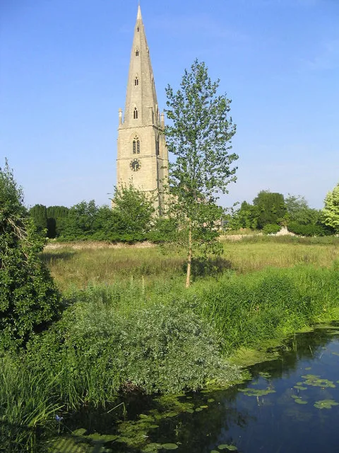 SS Peter and Paul parish church, Olney, Buckinghamshire, seen from a bridge over the River Great Ouse