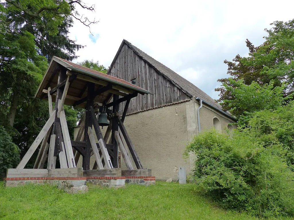 Glockenstuhl der Kirche in Altwigshagen