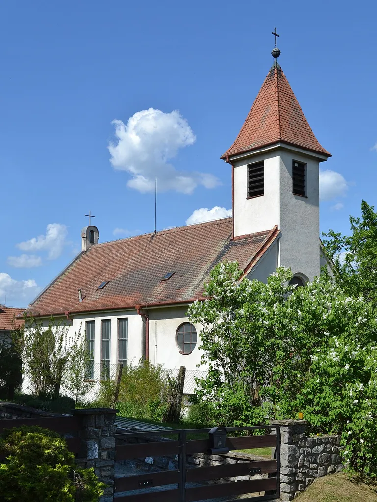 Olomučany - kostel Božského Srdce Páně