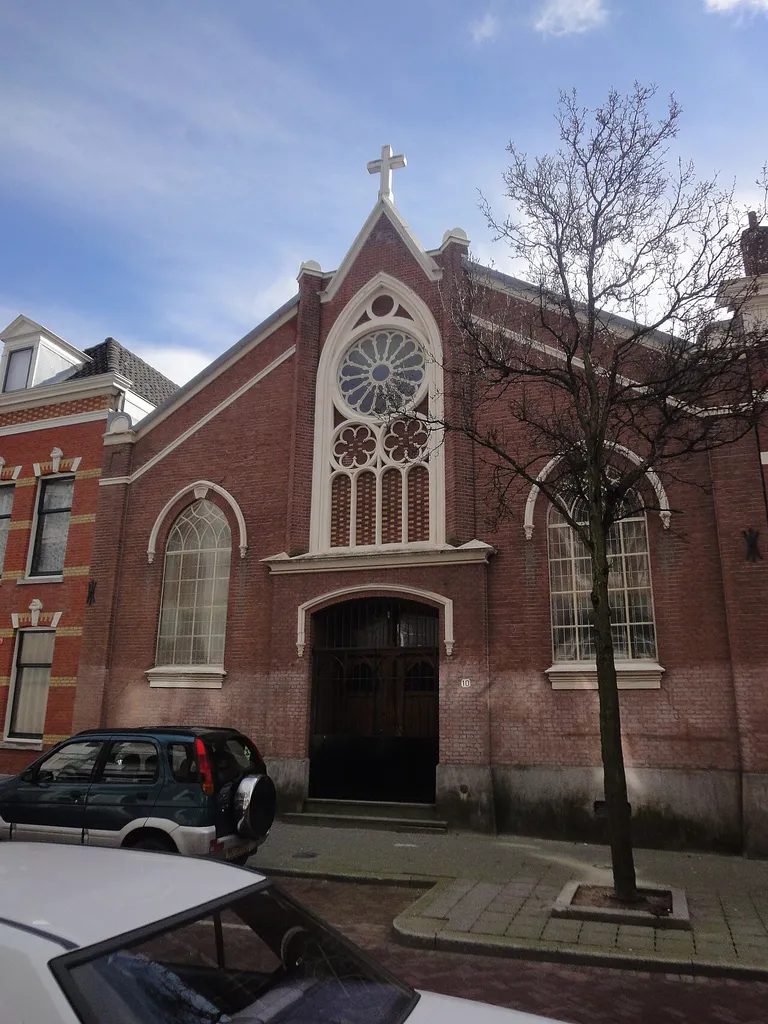 This is an image of a municipal monument in Rotterdam with number