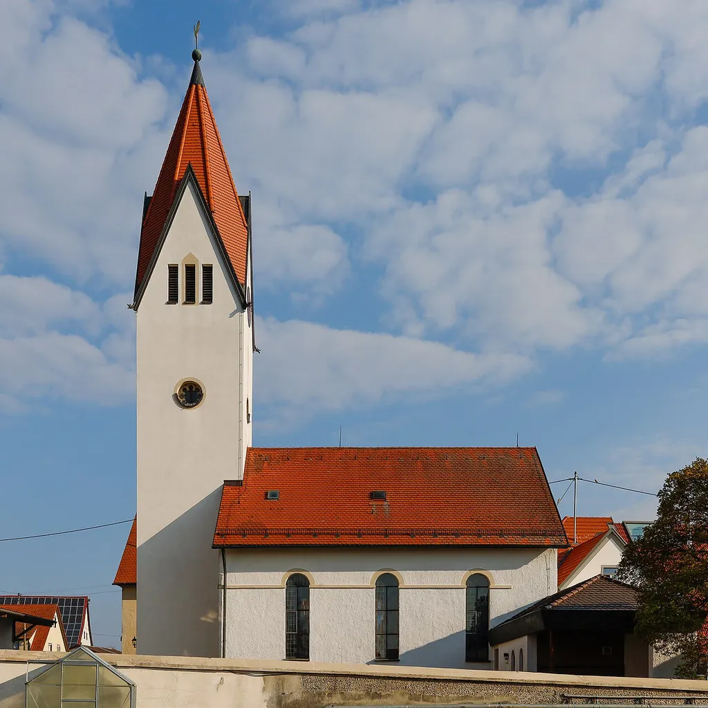 Südansicht der Martinskirche in Radelstetten.