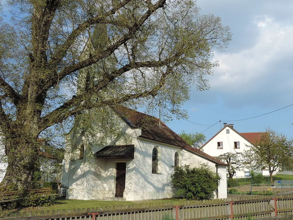 Katholische Kapelle, um 1840/50; mit Ausstattung.