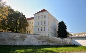 Opařany Castle