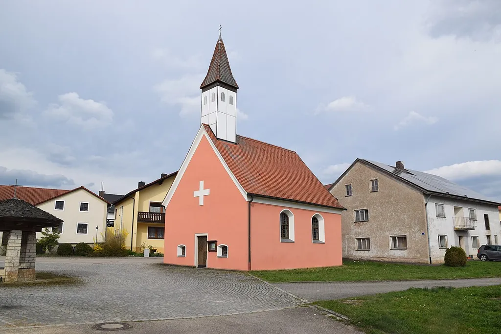 Saalkirche mit Steildach; Baudenkmal