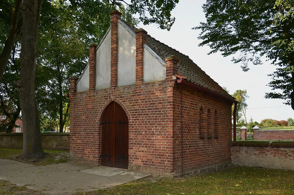 Łobdowo, kostnica (dec. kaplica), 2 poł. XIX