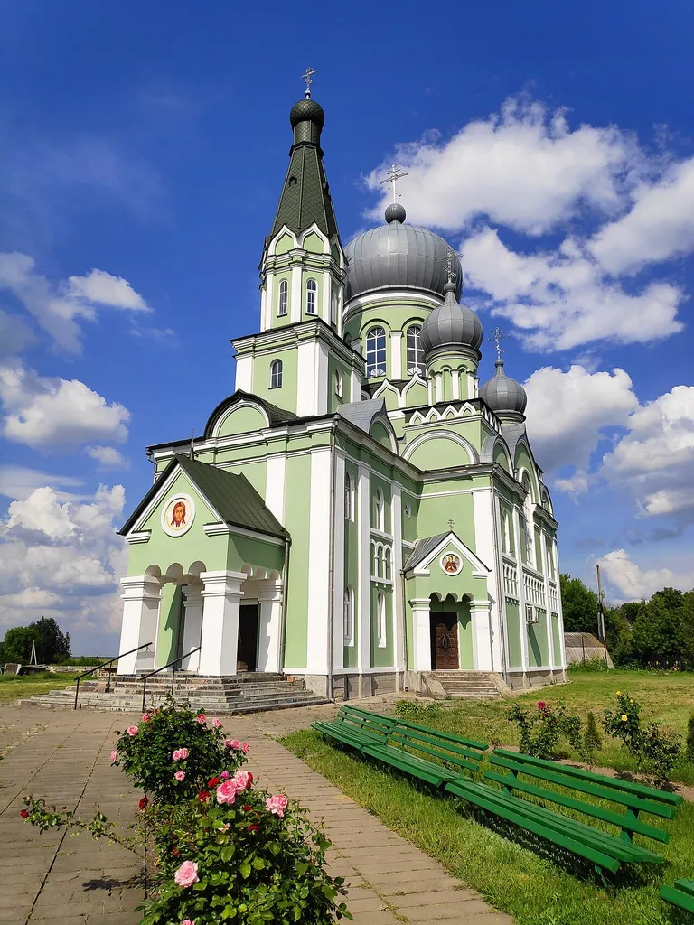 Was built in 1991-1996 instead of St. Elijah church that was destroyed in the 1970s during soviet authority